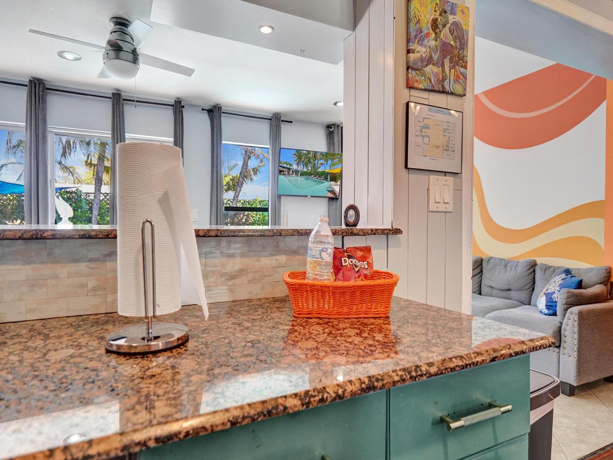 Large Gay Men'S 1 Bedroom W Gameroom Heated Pool Clothing Optional Oakland Park Buitenkant foto